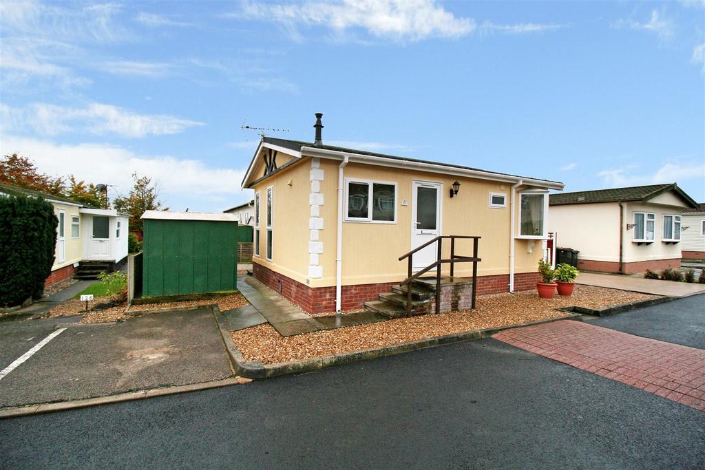 Mill Farm Park, Bulkington, Bedworth 2 bed park home £110,000