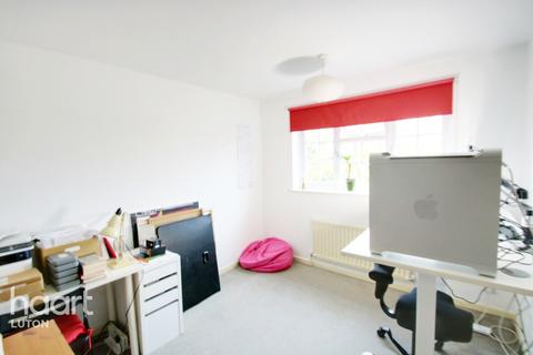 12 Downs Road, Luton, LU1 1QR