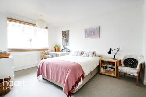 12 Downs Road, Luton, LU1 1QR