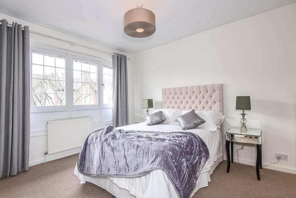 Dingwall Road, Earlsfield 3 bed end of terrace house £625,000