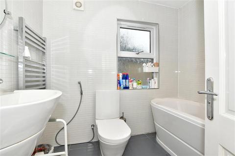 35 Wellesley Road, Ilford, IG1 4JX
