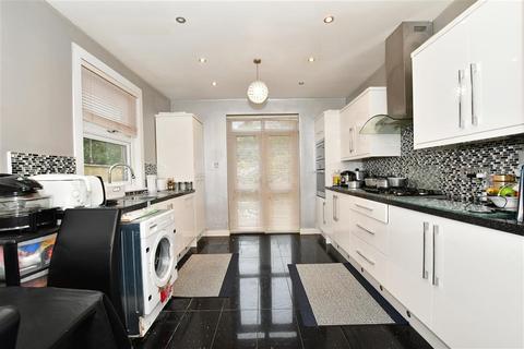 35 Wellesley Road, Ilford, IG1 4JX