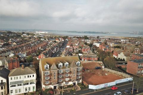 2 bedroom apartment for sale - Marine Parade, Harwich, Essex, CO12