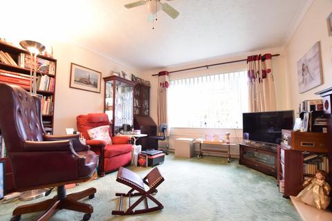 9 Burrows Close, Clacton-on-sea, CO16 8EG