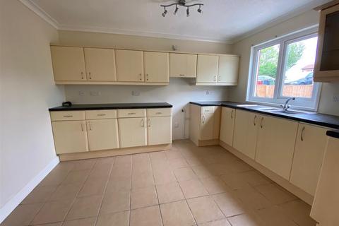 3 bedroom terraced house to rent, Cambrian Way, Winsford