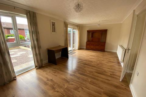 3 bedroom terraced house to rent, Cambrian Way, Winsford