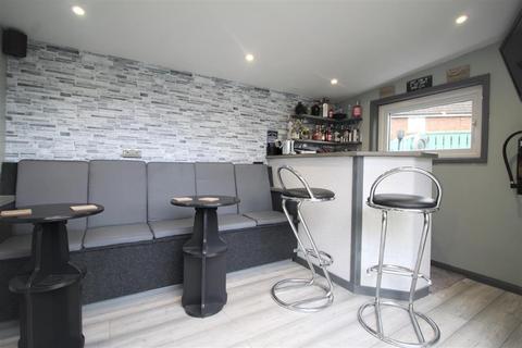 15 Sunset Avenue, Manchester, M22 4EA
