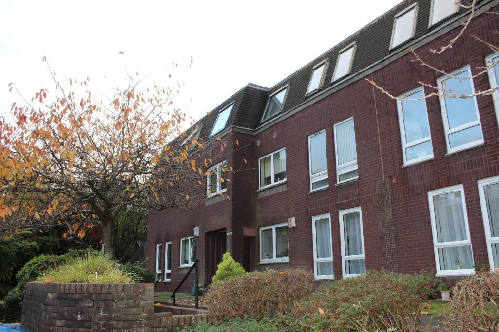 Clarence Gardens, Hyndland, Glasgow, G11 2 bed flat £950 pcm (£219 pw)