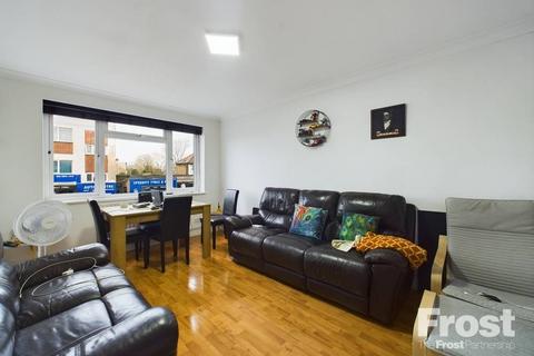 2 bedroom apartment for sale, Staines Road, Feltham, Middlesex, TW14