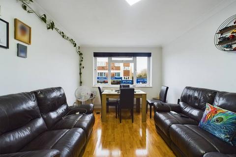 undefined, Staines Road, Feltham, Middlesex, TW14