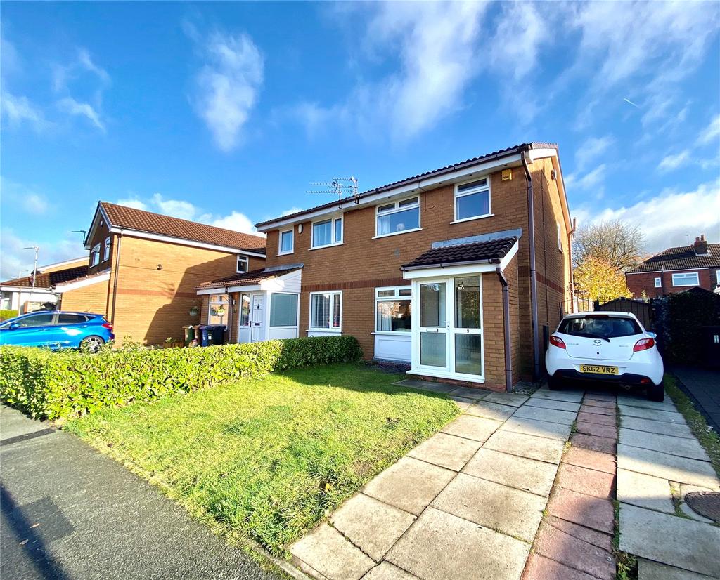 Maypool Drive, South Reddish... 3 bed semidetached house £240,000