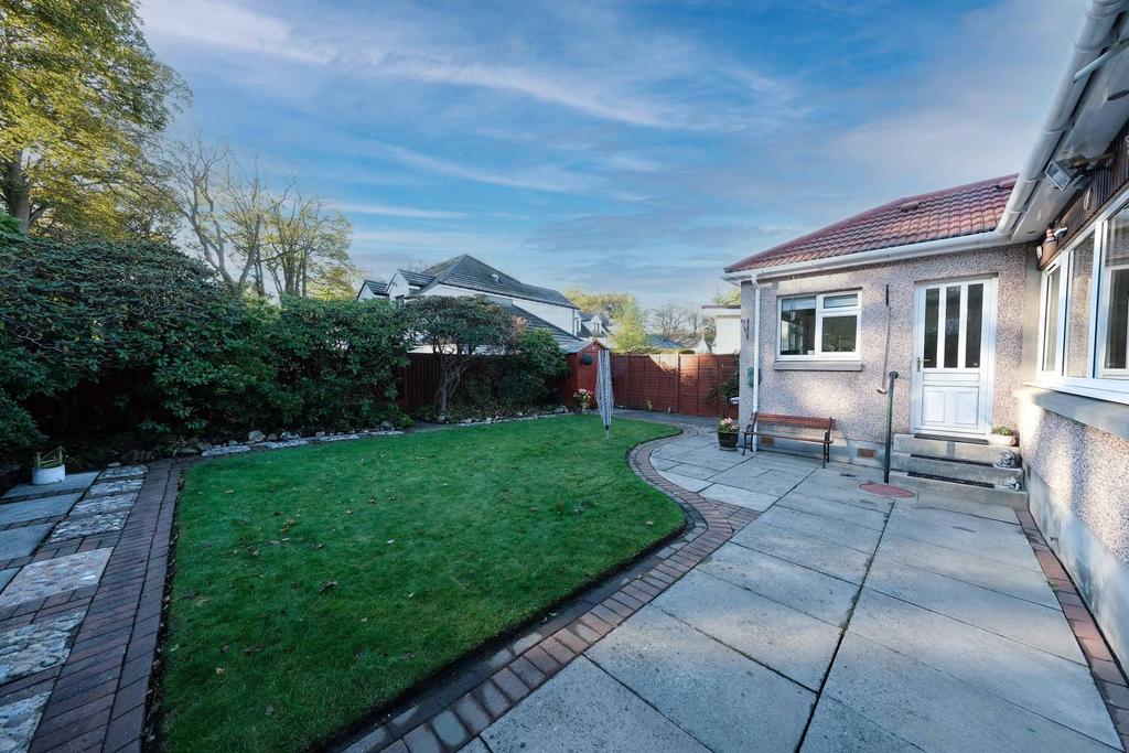 41 Barnton Park Crescent, EDINBURGH... 3 bed detached bungalow £430,000