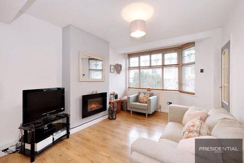18 Uplands Road, Woodford Green, IG8 8JN