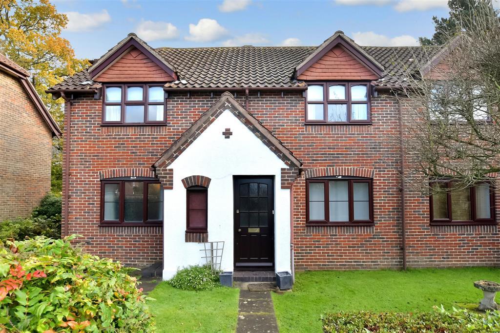 Grenehurst Way, Petersfield, Hampshire 2 bed apartment £295,000
