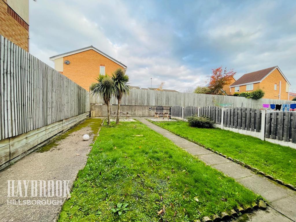 Moonshine Lane, Sheffield 3 bed end of terrace house £160,000