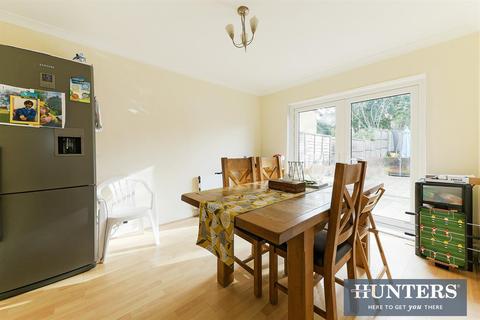 20 Cumnor Road, Sutton, SM2 5DW