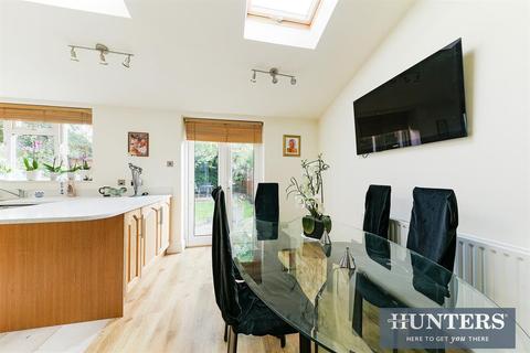 40 Hill Crescent, Surbiton, KT5 8DP