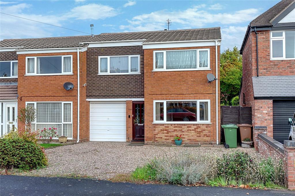 Alexander Avenue, Droitwich, WR9 3 bed semidetached house £300,000