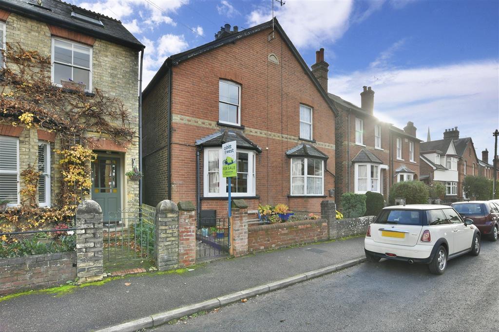 Rothes Road, Dorking, Surrey 3 bed semidetached house £500,000