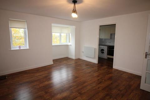 2 bedroom flat to rent, Rookes Crescent, Chelmsford, CM1