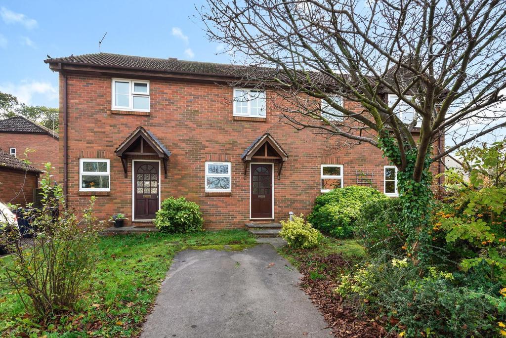 St. Peters Gardens, Wrecclesham, Farnham, GU10 2 bed terraced house £
