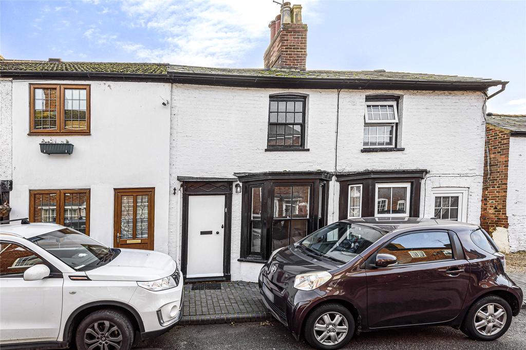 Mill Street, Newport Pagnell, Buckinghamshire, MK16 2 bed terraced