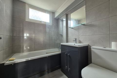 3 bedroom terraced house to rent, Ashdown Road, EN3