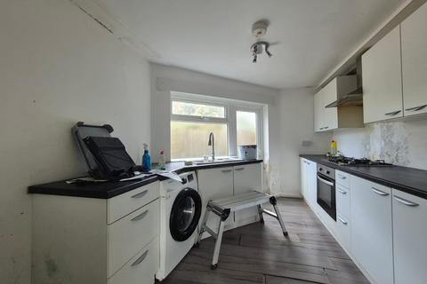 3 bedroom terraced house to rent, Ashdown Road, EN3