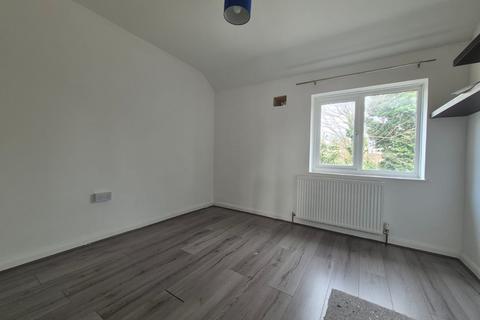 3 bedroom terraced house to rent, Ashdown Road, EN3