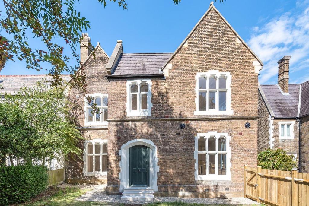 Westwood Hill, Sydenham 1 bed flat £350,000