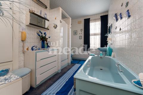 45 Lyndhurst Road, London, E4 9JU
