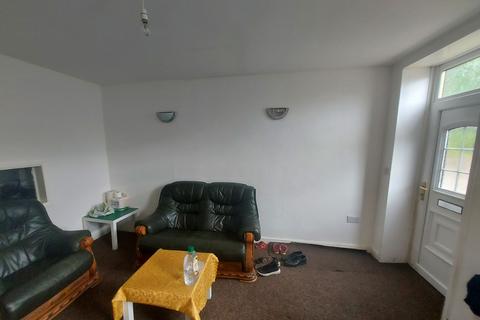 2 bedroom end of terrace house to rent - A Girlington Road, Bradford, BD8