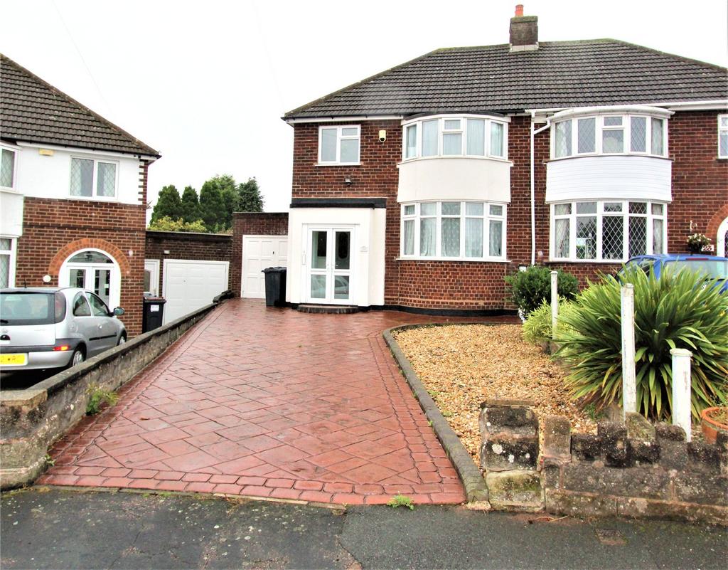 Lindens Drive, Sutton Coldfield, B74 3 bed semidetached house £1,100 pcm (£254 pw)