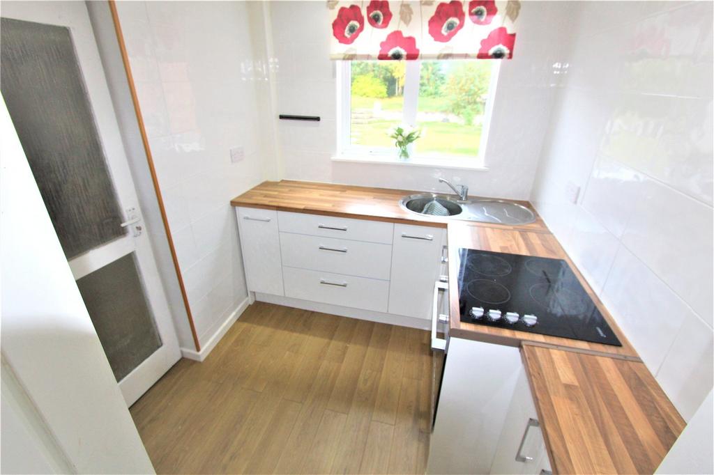 Lindens Drive, Sutton Coldfield, B74 3 bed semidetached house £1,100 pcm (£254 pw)