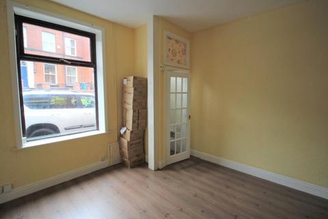 2 bedroom terraced house to rent, Kelverlow Street, Oldham, OL4