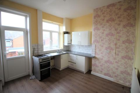 2 bedroom terraced house to rent, Kelverlow Street, Oldham, OL4