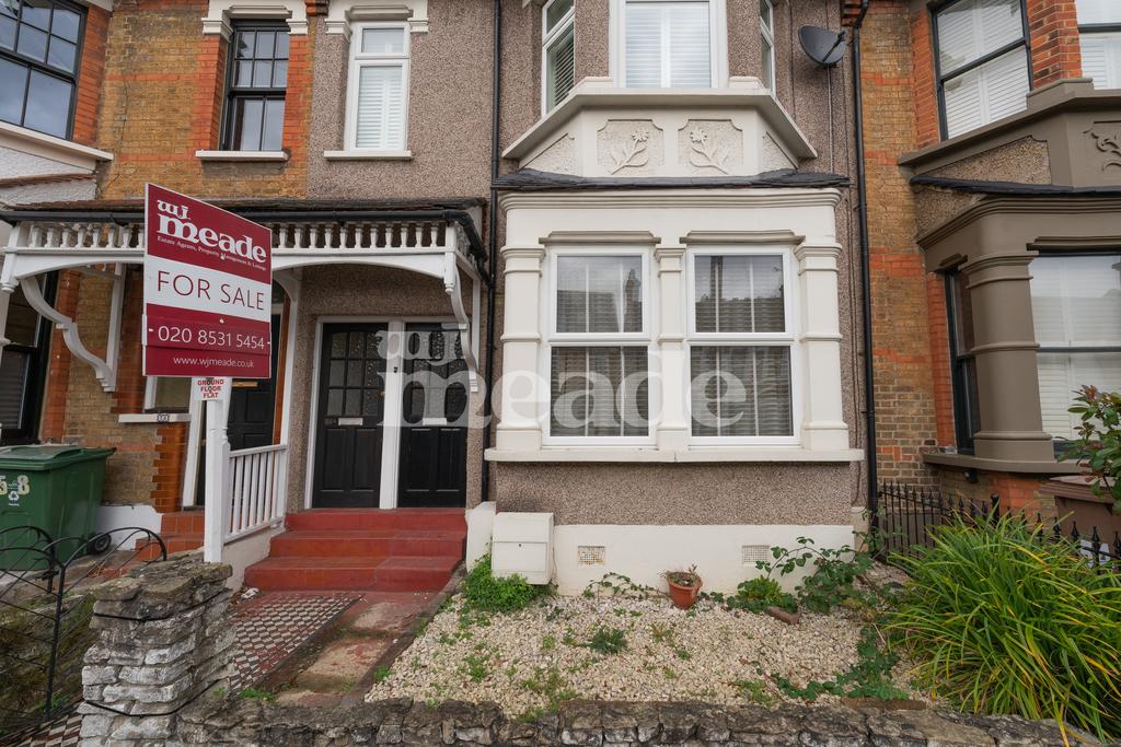Selwyn Avenue, Highams Park, E4 1 bed flat £300,000