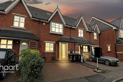 3 bedroom terraced house for sale - Smarts Lane, Loughton, Essex, IG10