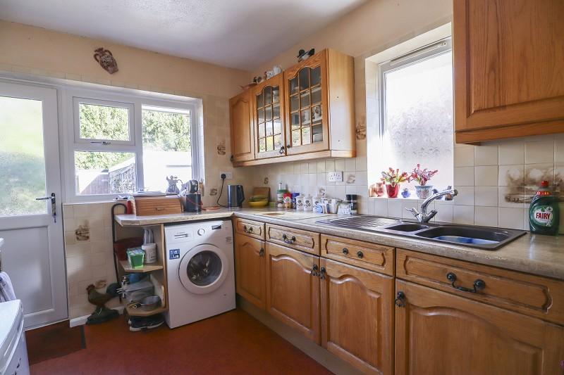 Deans Close, Bexhillonsea, East... 2 bed bungalow £355,000