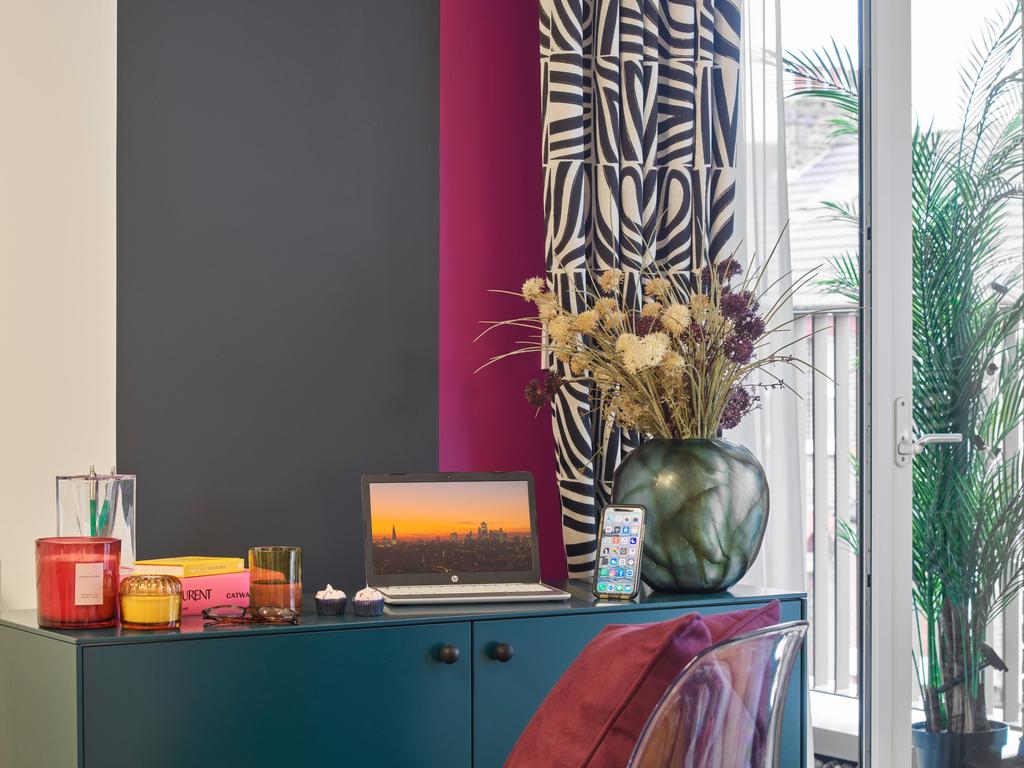 Bluenote Desk.jpg