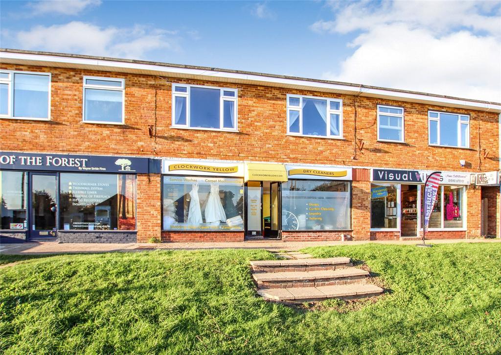 Milford Road, Pennington, Lymington, Hampshire, SO41 1 bed apartment