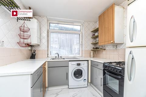6 bedroom end of terrace house to rent - Wadeson Street, E2