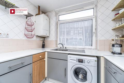 6 bedroom end of terrace house to rent - Wadeson Street, E2
