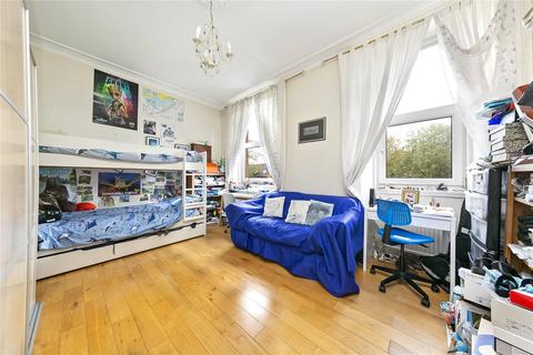 Flat 2, 21 Queens Road, Richmond, TW10 6JW