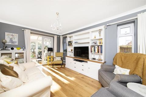 43 Firthland Road, Pickering, YO18 8BZ