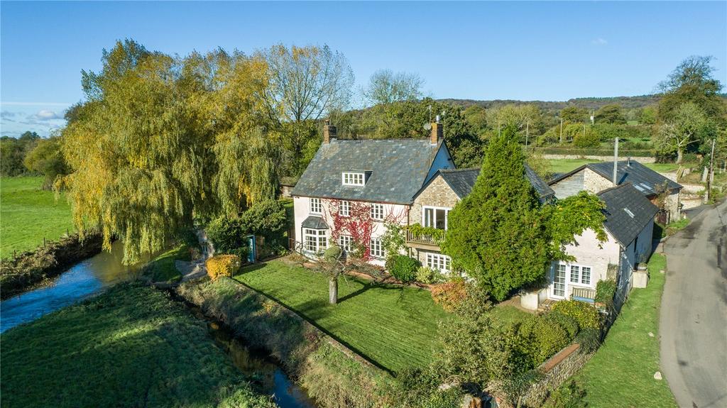 Whitehall, Hemyock, Cullompton, Devon, EX15 6 bed detached house for