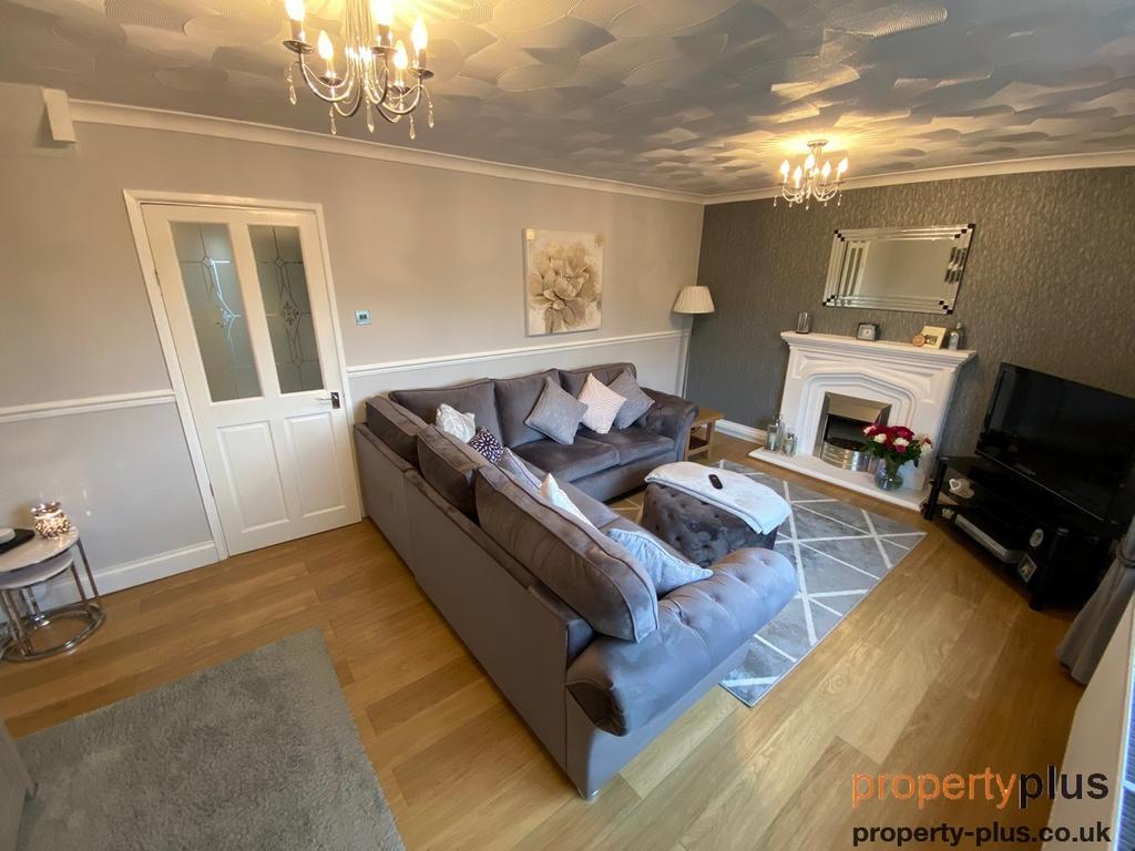 Kensington Drive Porth Porth 3 bed semidetached house £194,950