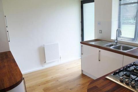 2 bedroom apartment to rent, Kingsbridge Avenue, Ealing, W3