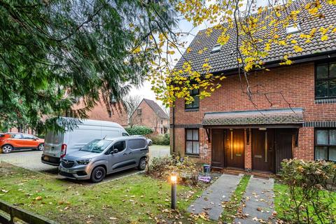 16 Badgers Close, Woking, GU21 3JF