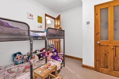 16 Badgers Close, Woking, GU21 3JF